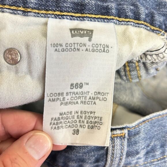 Levi's 569 Blue Medium Wash Loose Straight Leg 11.5" Inseam Denim Jorts Size 38 - Picture 7 of 13